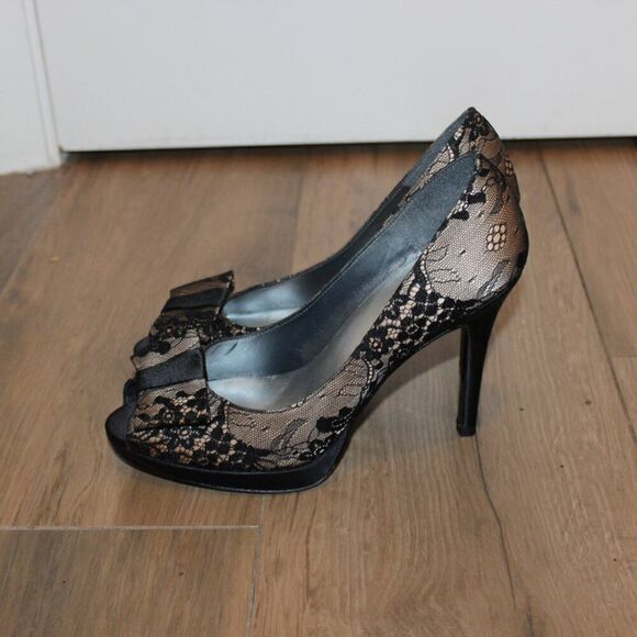 Stuart Weitzman Black & Brown Lace Peep Toe Pumps Heels Women's Size 8.5 - Picture 8 of 13